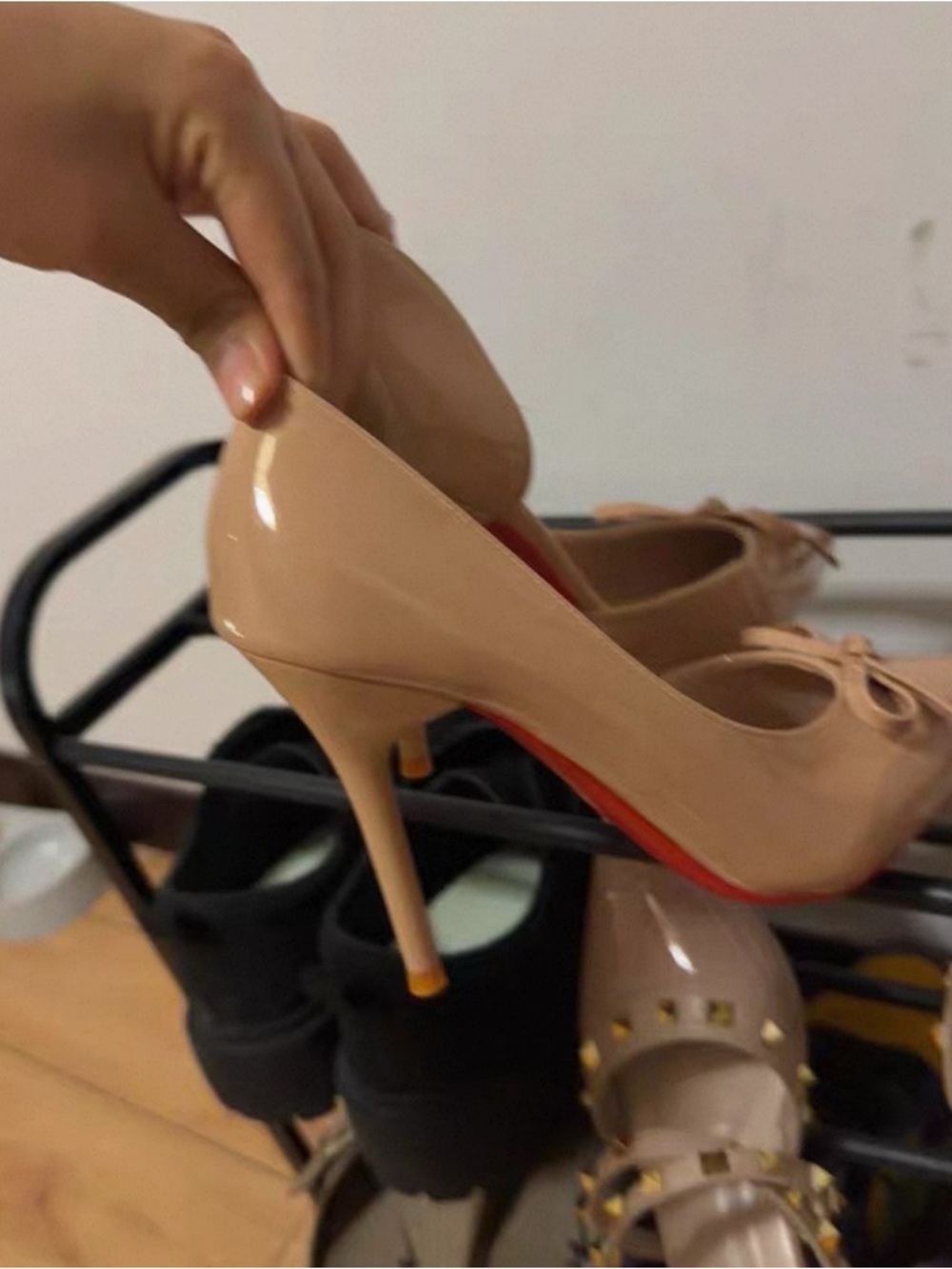 Beige Patent Pointed-Toe Stiletto Pumps with Bow Accent